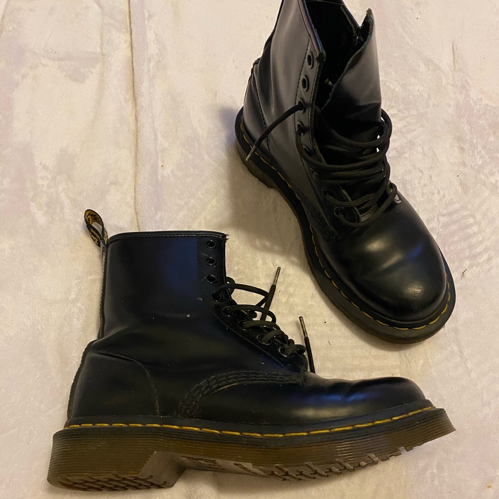 Dr. Martin Black Boots, size 7. Doc Martin lace up boots.